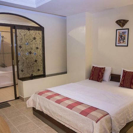 Caroline Hotel Ho Chi Minh City Exterior photo